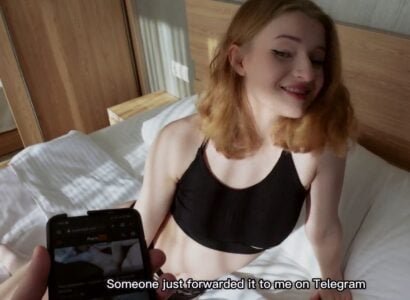 O fotógrafo imoral faz sexo com uma jovem